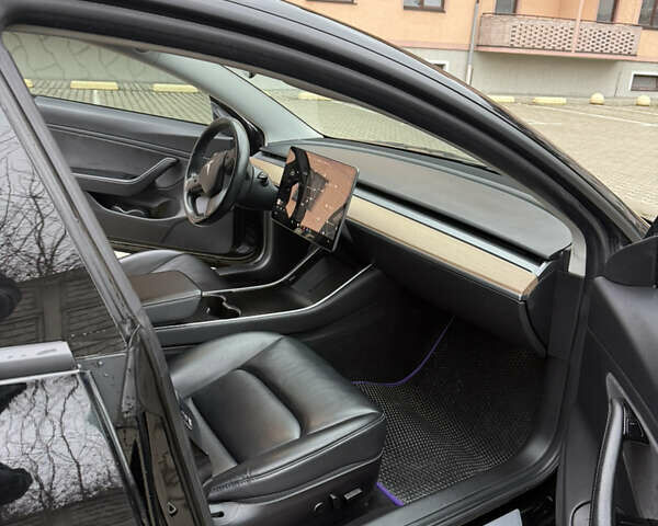 Чорний Тесла Модель 3, об'ємом двигуна 0 л та пробігом 160 тис. км за 16000 $, фото 9 на Automoto.ua