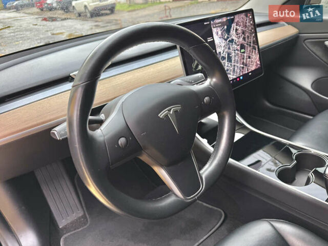Черный Тесла Модель 3, объемом двигателя 0 л и пробегом 126 тыс. км за 17777 $, фото 8 на Automoto.ua