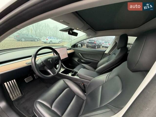 Черный Тесла Модель 3, объемом двигателя 0 л и пробегом 73 тыс. км за 17999 $, фото 14 на Automoto.ua