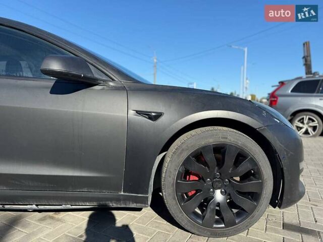 Черный Тесла Модель 3, объемом двигателя 0 л и пробегом 255 тыс. км за 12500 $, фото 1 на Automoto.ua