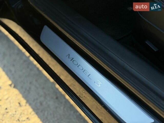 Черный Тесла Модель 3, объемом двигателя 0 л и пробегом 100 тыс. км за 13499 $, фото 27 на Automoto.ua