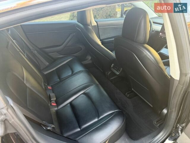 Чорний Тесла Модель 3, об'ємом двигуна 0 л та пробігом 128 тис. км за 14700 $, фото 17 на Automoto.ua