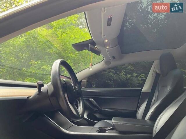 Черный Тесла Модель 3, объемом двигателя 0 л и пробегом 131 тыс. км за 17500 $, фото 49 на Automoto.ua