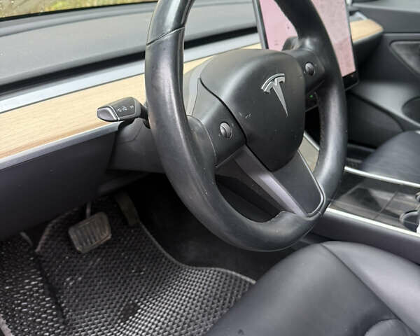 Чорний Тесла Модель 3, об'ємом двигуна 0 л та пробігом 107 тис. км за 16200 $, фото 5 на Automoto.ua