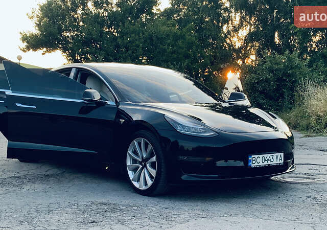 Чорний Тесла Модель 3, об'ємом двигуна 0 л та пробігом 96 тис. км за 18600 $, фото 6 на Automoto.ua