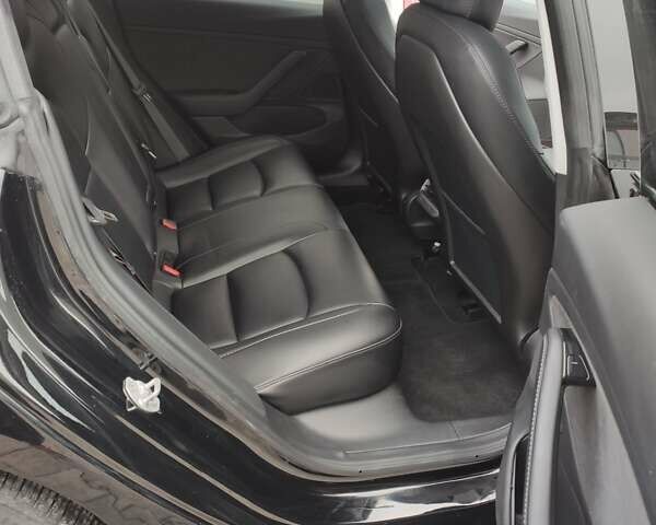 Чорний Тесла Модель 3, об'ємом двигуна 0 л та пробігом 58 тис. км за 15900 $, фото 21 на Automoto.ua