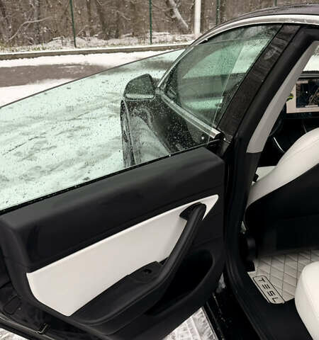 Черный Тесла Модель 3, объемом двигателя 0 л и пробегом 125 тыс. км за 16500 $, фото 51 на Automoto.ua