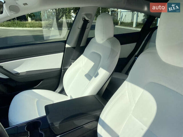 Тесла Модель 3 2019 у Києві на Automoto.ua Чорний Тесла Модель 3, об'ємом двигуна 0 л та пробігом 95 тис. км за 15999 $, фото 11 на Automoto.ua
