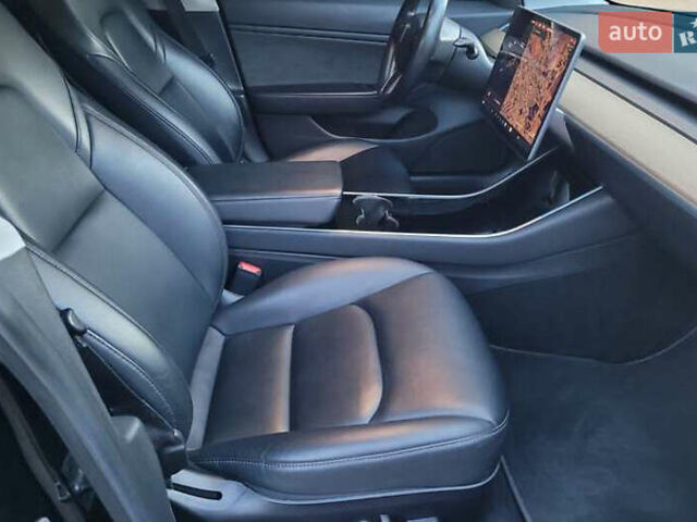 Черный Тесла Модель 3, объемом двигателя 0 л и пробегом 129 тыс. км за 19500 $, фото 15 на Automoto.ua