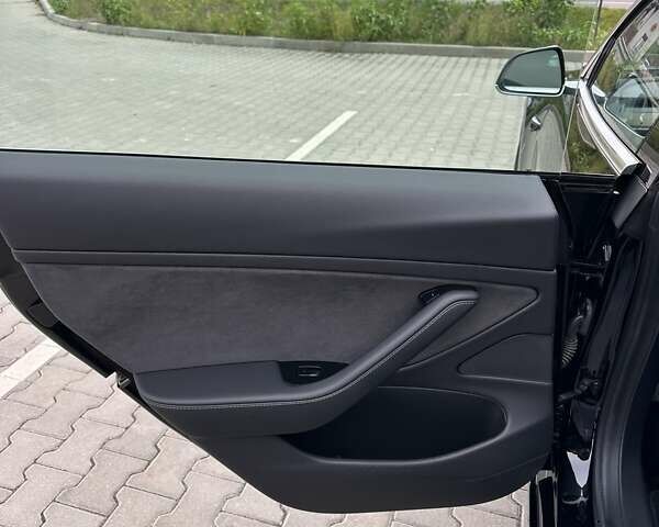 Черный Тесла Модель 3, объемом двигателя 0 л и пробегом 172 тыс. км за 16700 $, фото 25 на Automoto.ua