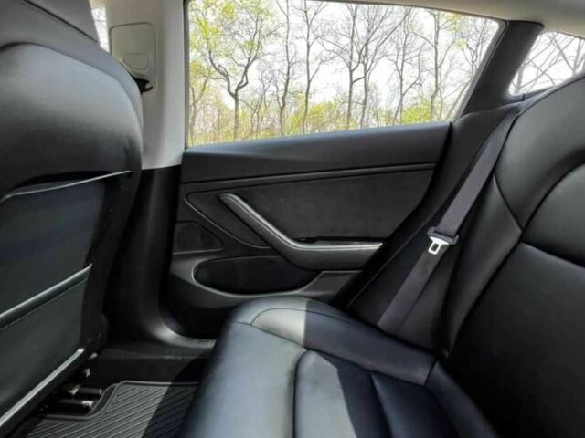 Черный Тесла Модель 3, объемом двигателя 0 л и пробегом 120 тыс. км за 17000 $, фото 7 на Automoto.ua