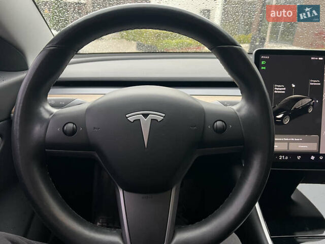 Черный Тесла Модель 3, объемом двигателя 0 л и пробегом 93 тыс. км за 15600 $, фото 54 на Automoto.ua