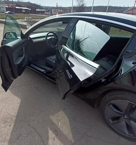Черный Тесла Модель 3, объемом двигателя 0 л и пробегом 100 тыс. км за 15999 $, фото 20 на Automoto.ua