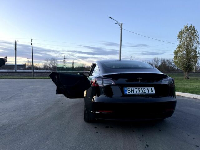 Чорний Тесла Модель 3, об'ємом двигуна 0 л та пробігом 128 тис. км за 372 $, фото 6 на Automoto.ua