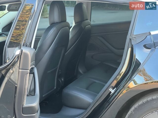 Черный Тесла Модель 3, объемом двигателя 2.1 л и пробегом 80 тыс. км за 13600 $, фото 9 на Automoto.ua