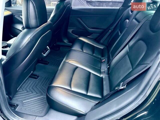 Чорний Тесла Модель 3, об'ємом двигуна 0 л та пробігом 131 тис. км за 19000 $, фото 16 на Automoto.ua