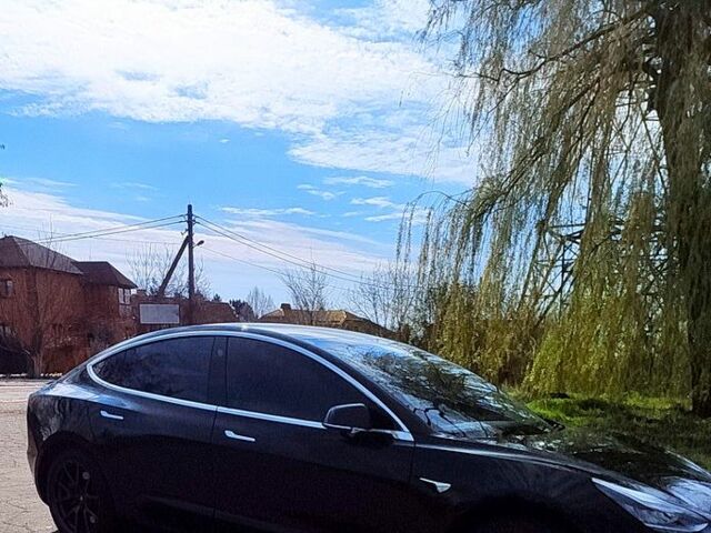 Черный Тесла Модель 3, объемом двигателя 0.22 л и пробегом 170 тыс. км за 18000 $, фото 1 на Automoto.ua