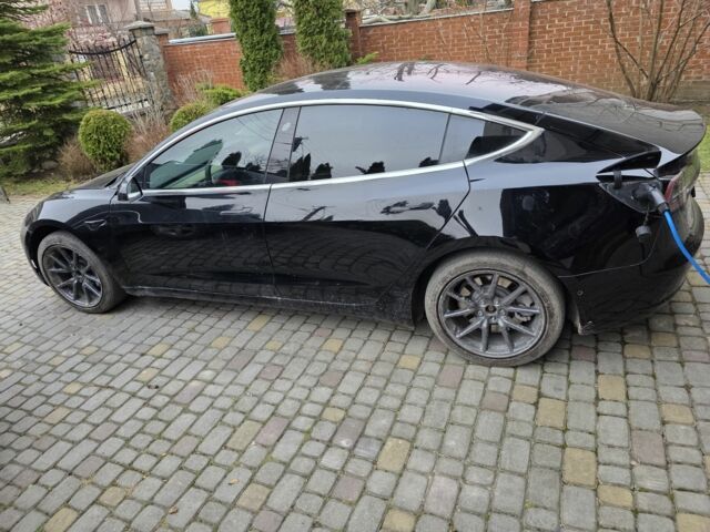 Чорний Тесла Модель 3, об'ємом двигуна 0 л та пробігом 140 тис. км за 345 $, фото 8 на Automoto.ua