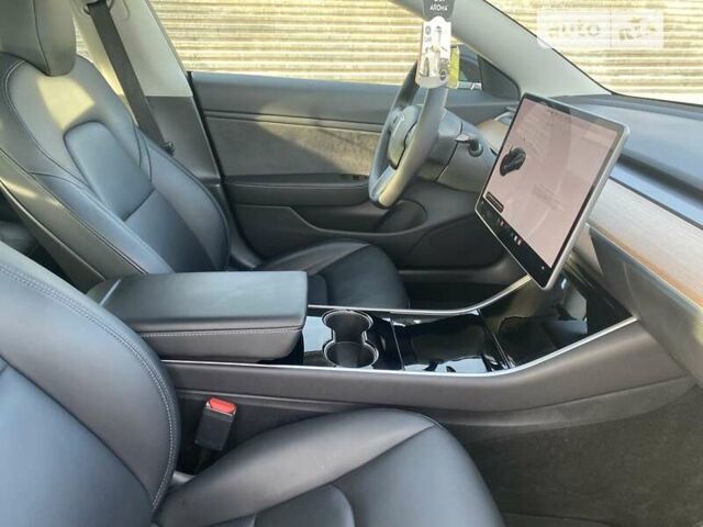 Чорний Тесла Модель 3, об'ємом двигуна 0 л та пробігом 61 тис. км за 24800 $, фото 61 на Automoto.ua