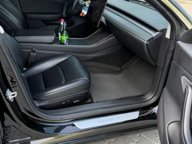 Черный Тесла Модель 3, объемом двигателя 0 л и пробегом 98 тыс. км за 22000 $, фото 1 на Automoto.ua