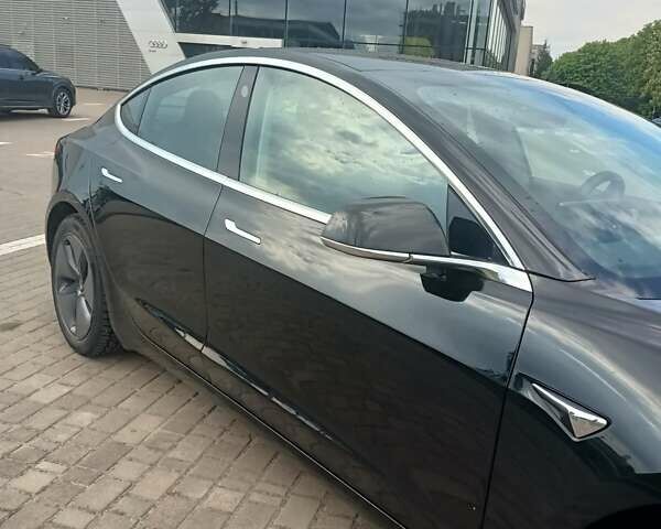 Тесла Модель 3 2019 в Львове на Automoto.ua Черный Тесла Модель 3, объемом двигателя 0 л и пробегом 185 тыс. км за 16800 $, фото 1 на Automoto.ua