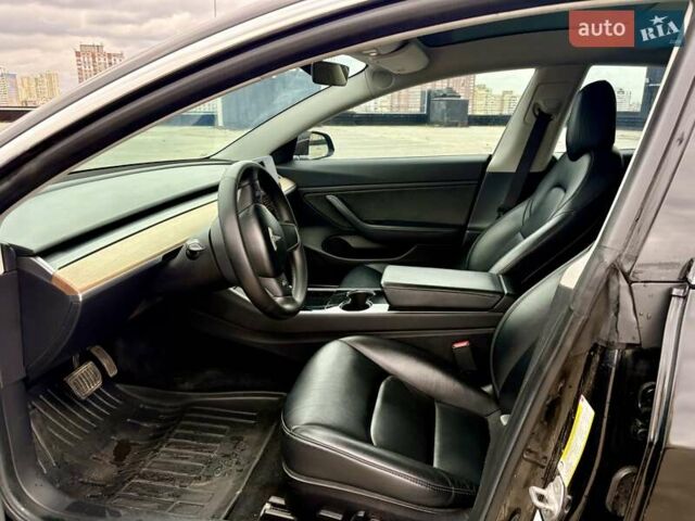 Чорний Тесла Модель 3, об'ємом двигуна 0 л та пробігом 70 тис. км за 15900 $, фото 11 на Automoto.ua