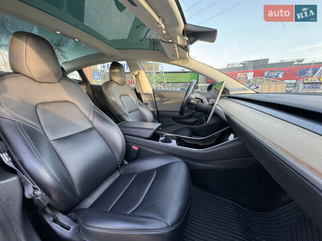 Чорний Тесла Модель 3, об'ємом двигуна 0 л та пробігом 127 тис. км за 18500 $, фото 40 на Automoto.ua