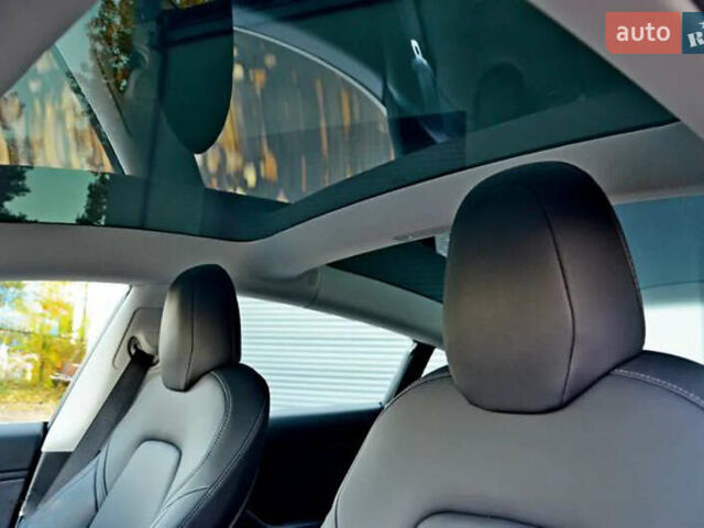 Чорний Тесла Модель 3, об'ємом двигуна 0 л та пробігом 128 тис. км за 23499 $, фото 10 на Automoto.ua