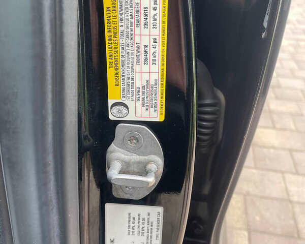 Черный Тесла Модель 3, объемом двигателя 0 л и пробегом 130 тыс. км за 16999 $, фото 6 на Automoto.ua