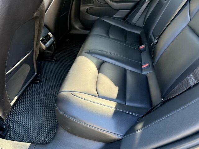 Чорний Тесла Модель 3, об'ємом двигуна 0 л та пробігом 151 тис. км за 16500 $, фото 10 на Automoto.ua