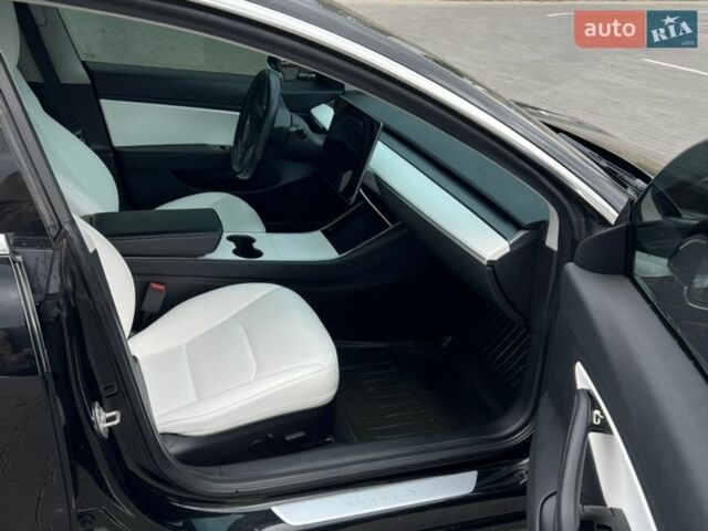 Черный Тесла Модель 3, объемом двигателя 0 л и пробегом 198 тыс. км за 16500 $, фото 49 на Automoto.ua