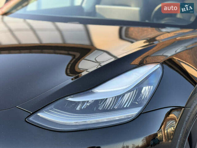 Чорний Тесла Модель 3, об'ємом двигуна 0 л та пробігом 117 тис. км за 18999 $, фото 12 на Automoto.ua