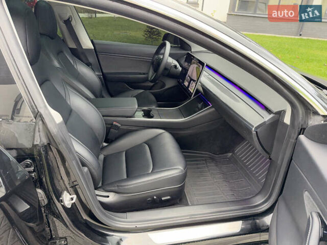 Черный Тесла Модель 3, объемом двигателя 0 л и пробегом 125 тыс. км за 18650 $, фото 11 на Automoto.ua