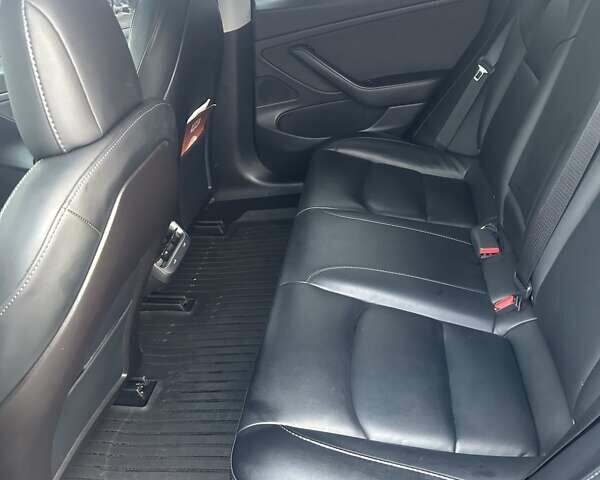 Черный Тесла Модель 3, объемом двигателя 0 л и пробегом 65 тыс. км за 19500 $, фото 6 на Automoto.ua