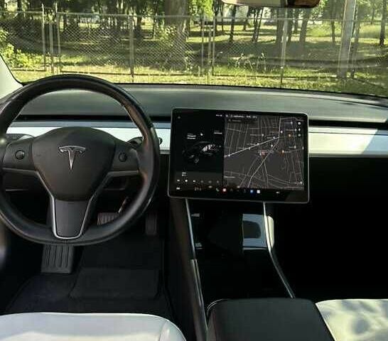 Чорний Тесла Модель 3, об'ємом двигуна 0 л та пробігом 54 тис. км за 13900 $, фото 5 на Automoto.ua