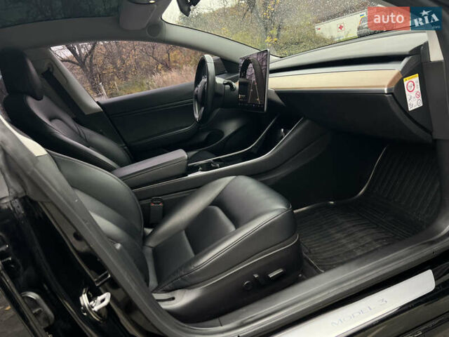 Черный Тесла Модель 3, объемом двигателя 0 л и пробегом 93 тыс. км за 15600 $, фото 43 на Automoto.ua