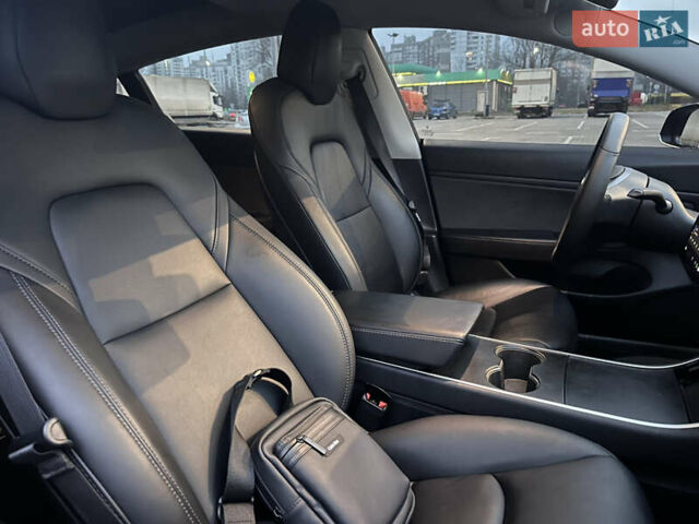 Черный Тесла Модель 3, объемом двигателя 0 л и пробегом 77 тыс. км за 20000 $, фото 75 на Automoto.ua