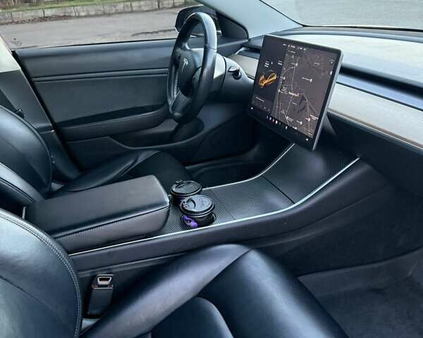 Чорний Тесла Модель 3, об'ємом двигуна 0 л та пробігом 197 тис. км за 18600 $, фото 4 на Automoto.ua