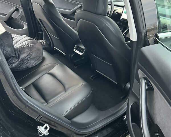 Черный Тесла Модель 3, объемом двигателя 0 л и пробегом 101 тыс. км за 17600 $, фото 10 на Automoto.ua