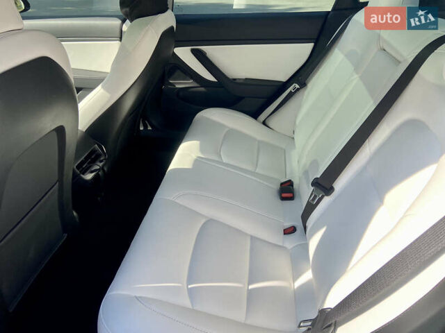 Тесла Модель 3 2019 у Києві на Automoto.ua Чорний Тесла Модель 3, об'ємом двигуна 0 л та пробігом 95 тис. км за 15999 $, фото 15 на Automoto.ua