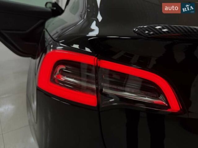 Чорний Тесла Модель 3, об'ємом двигуна 0 л та пробігом 88 тис. км за 12999 $, фото 10 на Automoto.ua