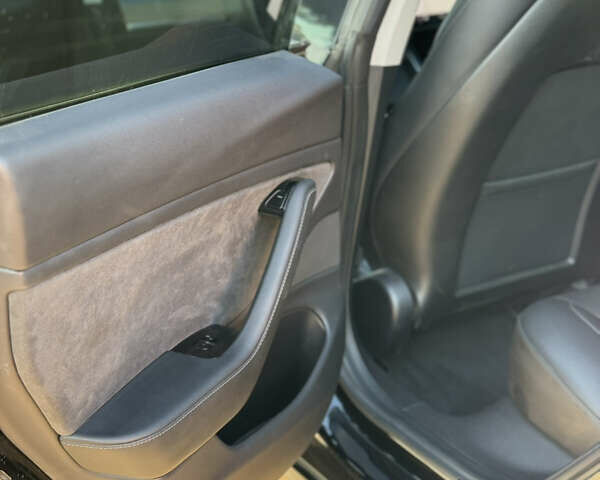 Чорний Тесла Модель 3, об'ємом двигуна 0 л та пробігом 35 тис. км за 18999 $, фото 11 на Automoto.ua