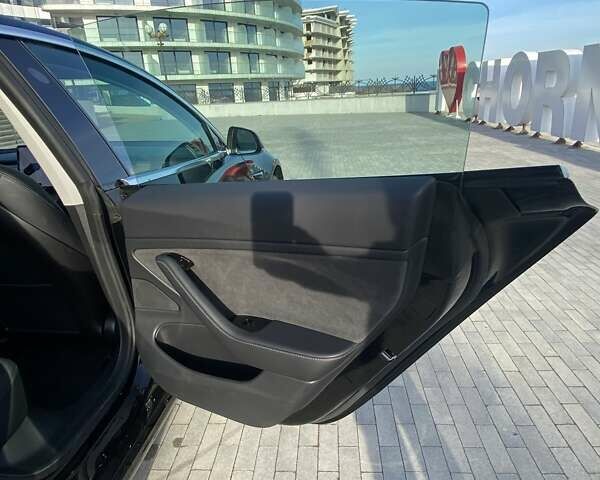 Чорний Тесла Модель 3, об'ємом двигуна 0 л та пробігом 61 тис. км за 24800 $, фото 55 на Automoto.ua