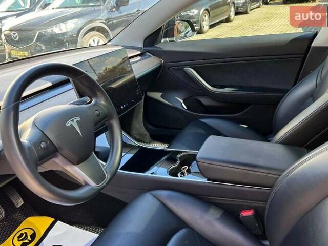 Тесла Модель 3 2019 в Ивано-Франковске на Automoto.ua Черный Тесла Модель 3, объемом двигателя 0 л и пробегом 101 тыс. км за 18800 $, фото 9 на Automoto.ua