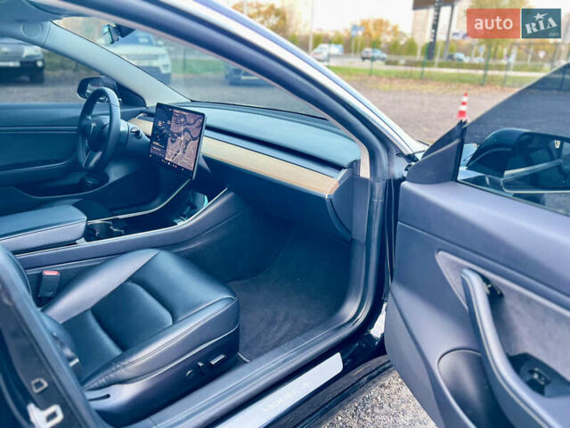 Чорний Тесла Модель 3, об'ємом двигуна 0 л та пробігом 201 тис. км за 14300 $, фото 16 на Automoto.ua