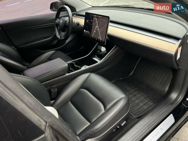 Черный Тесла Модель 3, объемом двигателя 0 л и пробегом 93 тыс. км за 15600 $, фото 40 на Automoto.ua