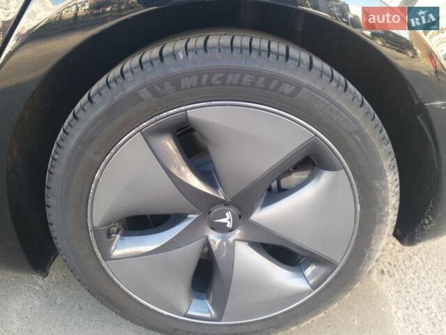 Черный Тесла Модель 3, объемом двигателя 0 л и пробегом 46 тыс. км за 17950 $, фото 18 на Automoto.ua