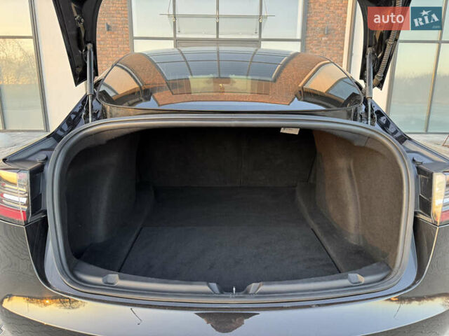 Чорний Тесла Модель 3, об'ємом двигуна 0 л та пробігом 117 тис. км за 18999 $, фото 46 на Automoto.ua