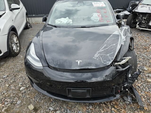 Черный Тесла Модель 3, объемом двигателя 0 л и пробегом 130 тыс. км за 303 $, фото 3 на Automoto.ua