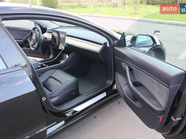 Черный Тесла Модель 3, объемом двигателя 0 л и пробегом 126 тыс. км за 14300 $, фото 14 на Automoto.ua